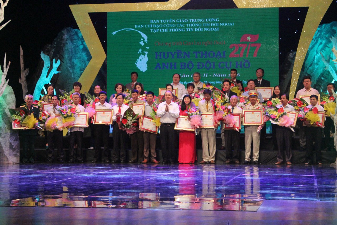 ẢNH CHƯƠNG TRÌNH - HUYỀN THOẠI ANH BỘ ĐỘI CỤ HỒ - NĂM 2015