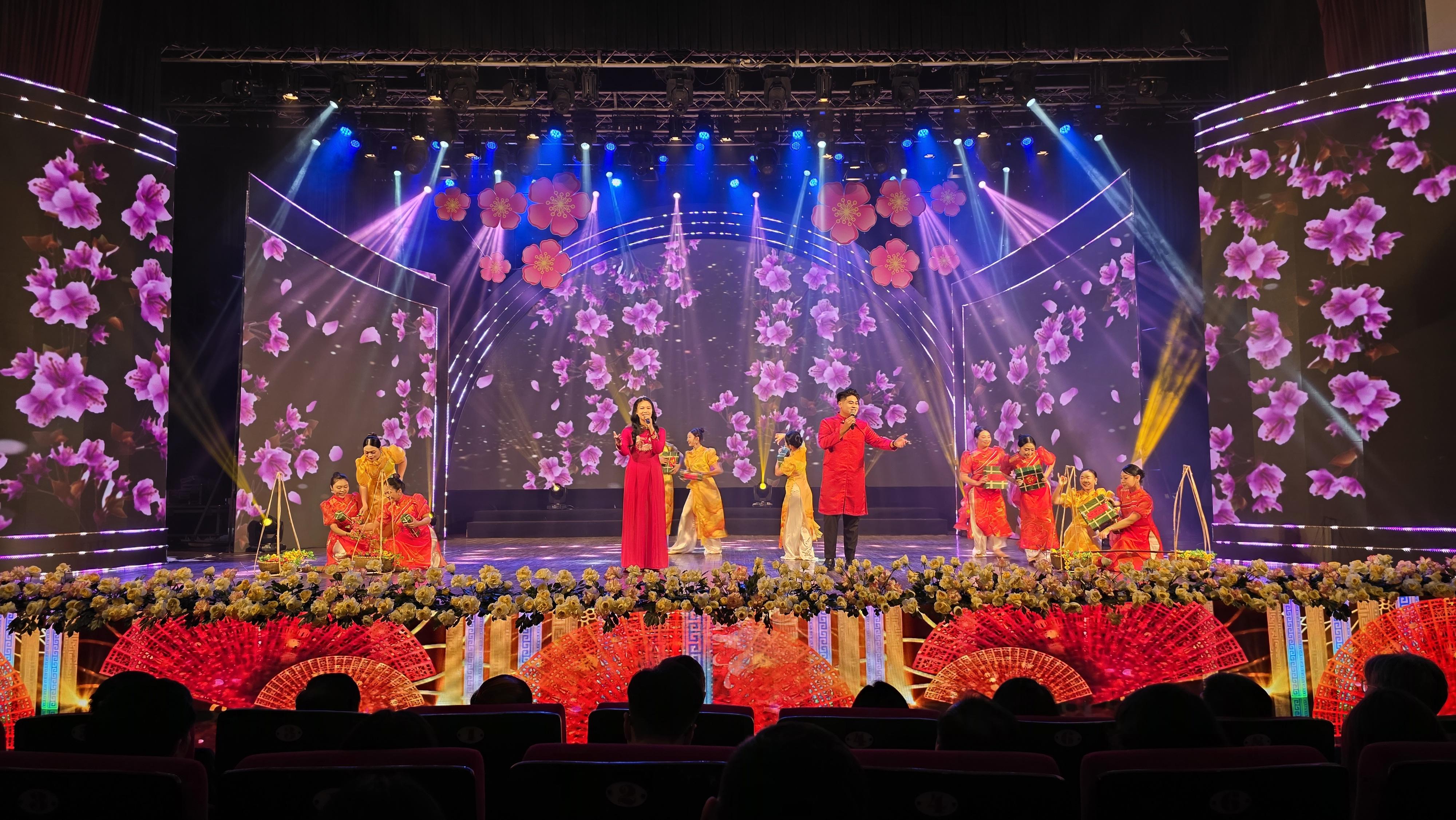 ẢNH CHƯƠNG TRÌNH - Chương trình giao lưu nghệ thuật " Xuân về bản em " năm 2026 -  Truyền hình trực tiếp - Trao quà đợt 3