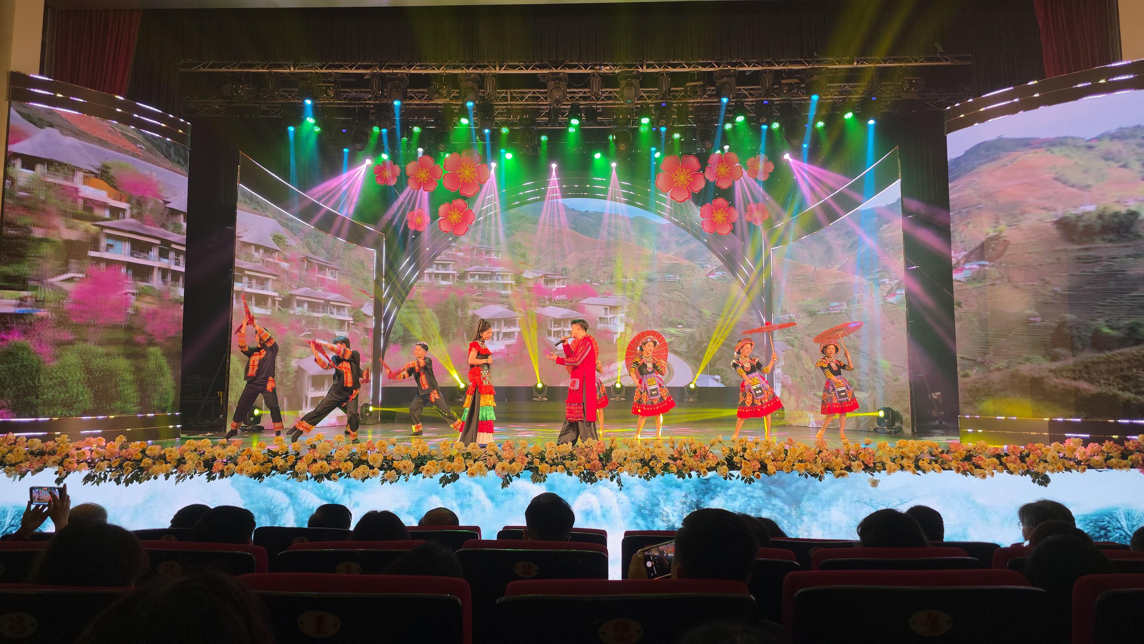 ẢNH CHƯƠNG TRÌNH - Chương trình giao lưu nghệ thuật " Xuân về bản em " năm 2026 -  Truyền hình trực tiếp - Trao quà đợt 3