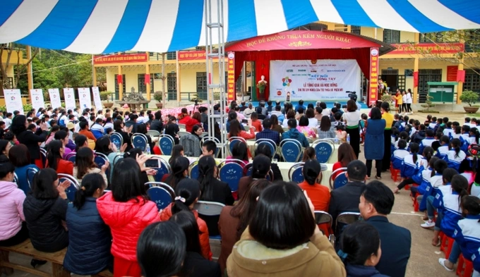  - KẾT NỐI NHỮNG VÒNG TAY - NĂM 2014