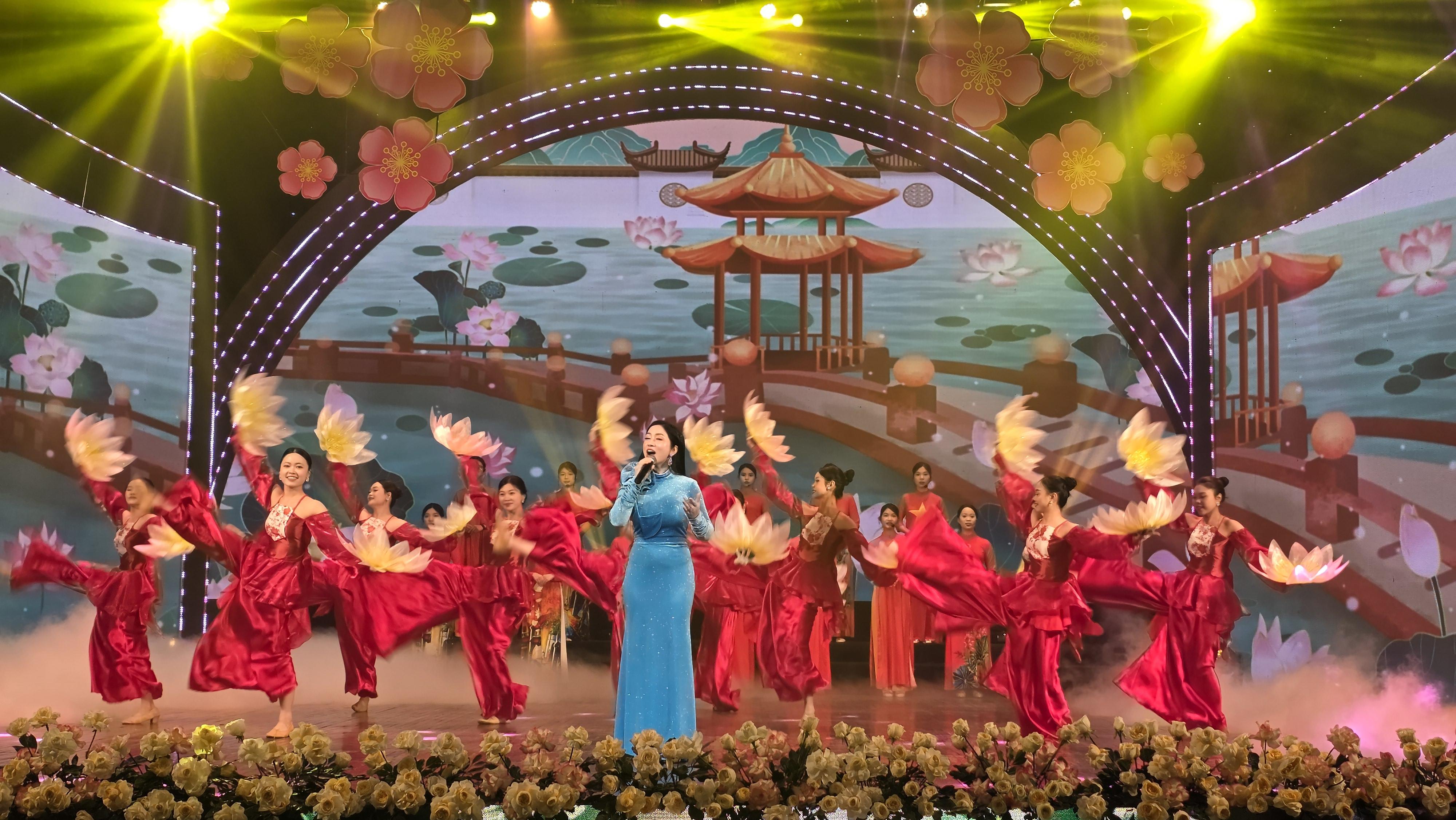 ẢNH CHƯƠNG TRÌNH - Chương trình giao lưu nghệ thuật " Xuân về bản em " năm 2026 -  Truyền hình trực tiếp - Trao quà đợt 3