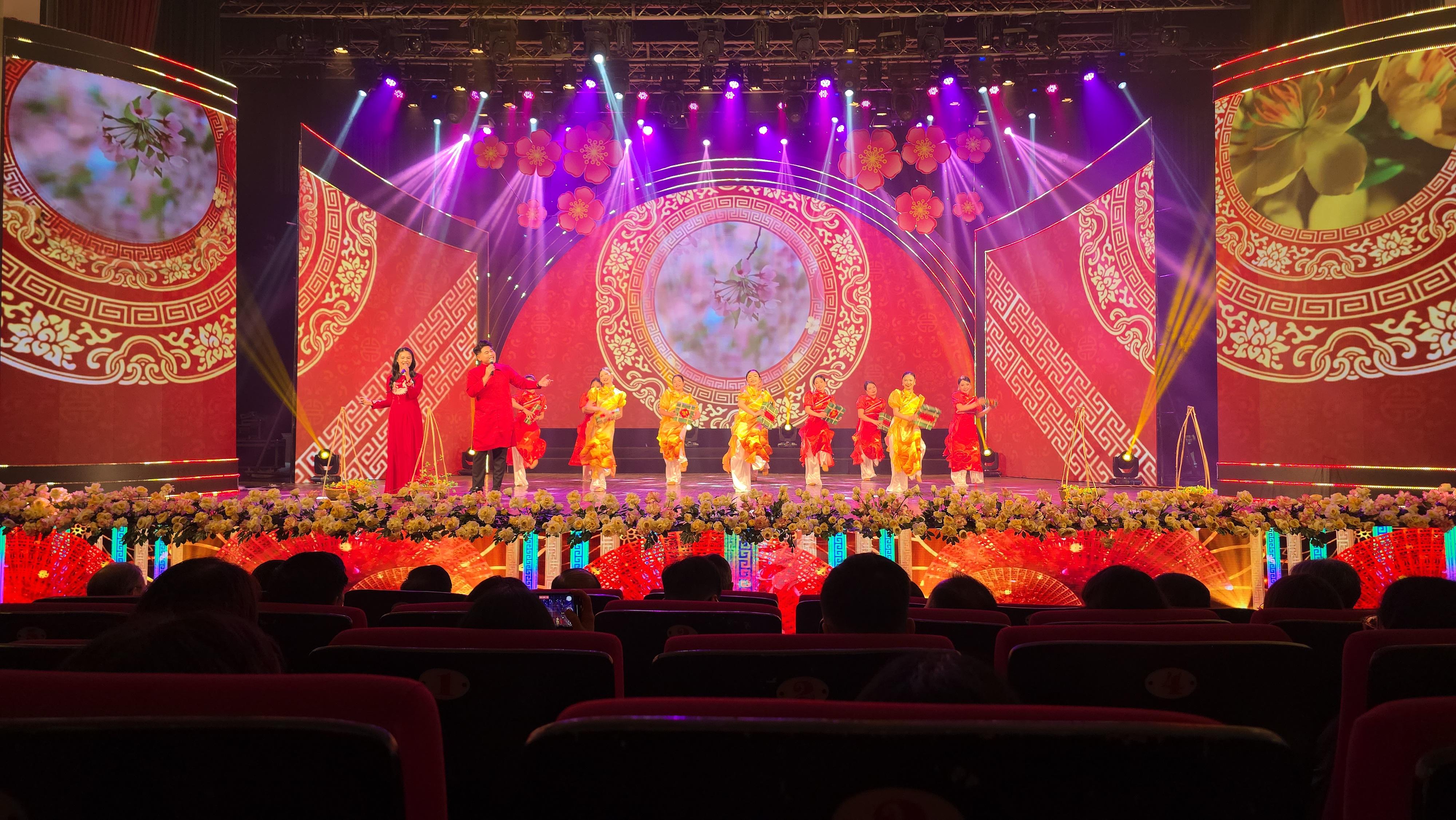 ẢNH CHƯƠNG TRÌNH - Chương trình giao lưu nghệ thuật " Xuân về bản em " năm 2026 -  Truyền hình trực tiếp - Trao quà đợt 3