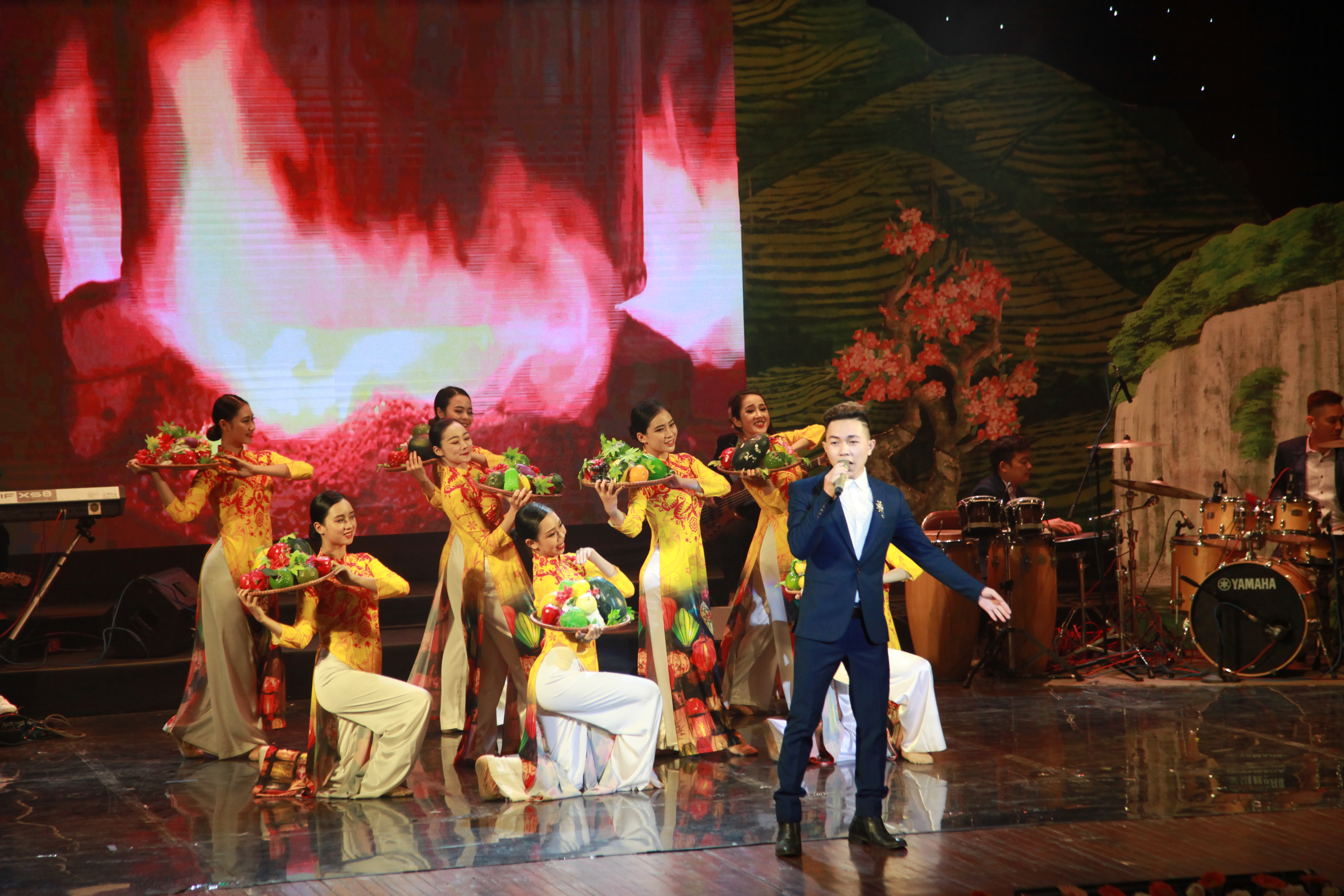 ẢNH CHƯƠNG TRÌNH - KẾT NỐI NHỮNG VÒNG TAY - NĂM 2013