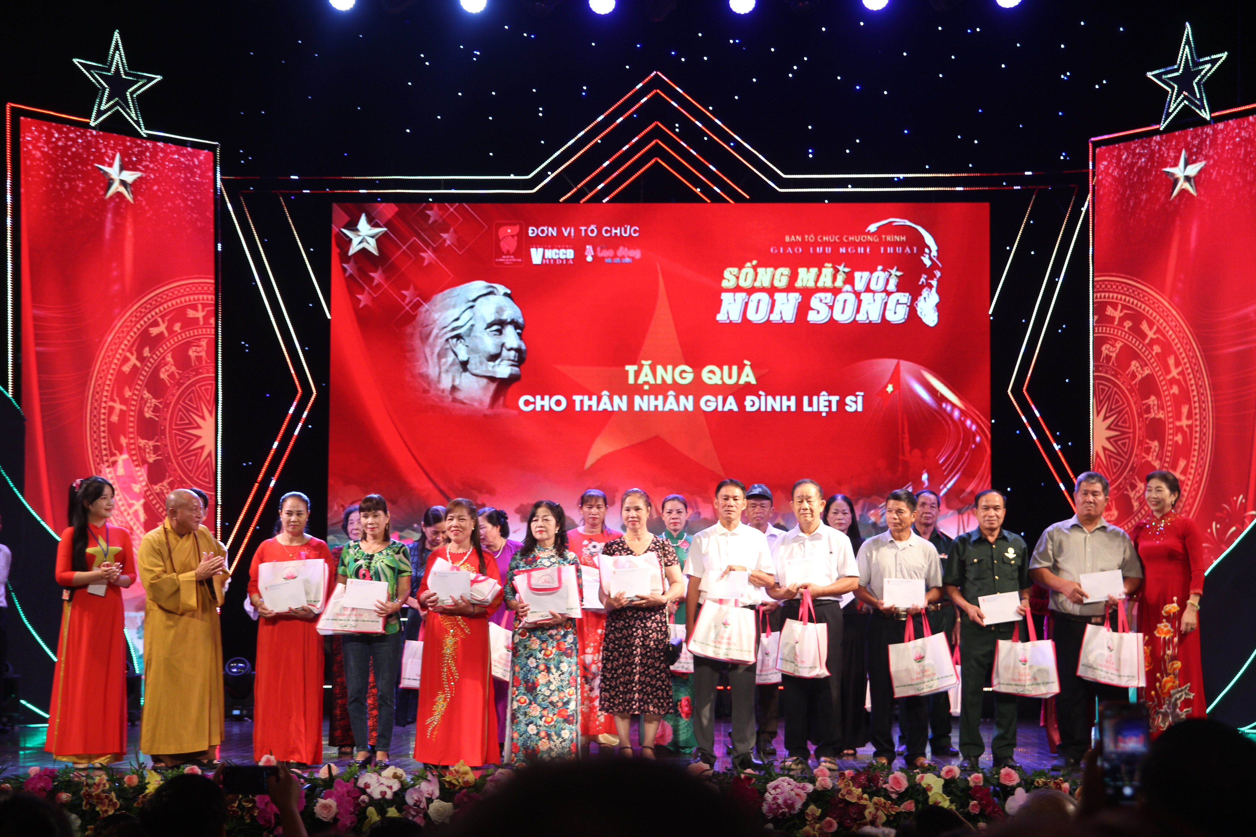 SỐNG MÃI VỚI NON SÔNG - NĂM 2024