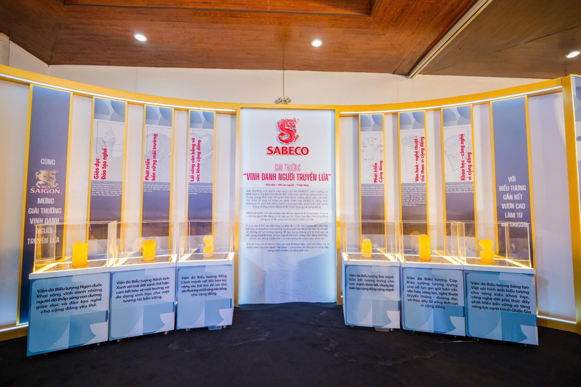 Chính thức mở cổng bình chọn trực tuyến cho giải thưởng “Vinh Danh Người Truyền Lửa”