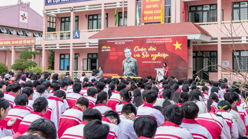 “Lớp học sống” giữa lòng trường học - Triển lãm “Đại tướng Võ Nguyên Giáp